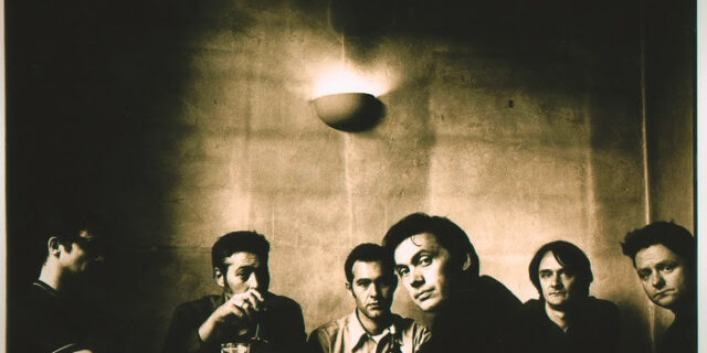 Οι Tindersticks έρχονται στην Ελλάδα με έγχορδα και guests