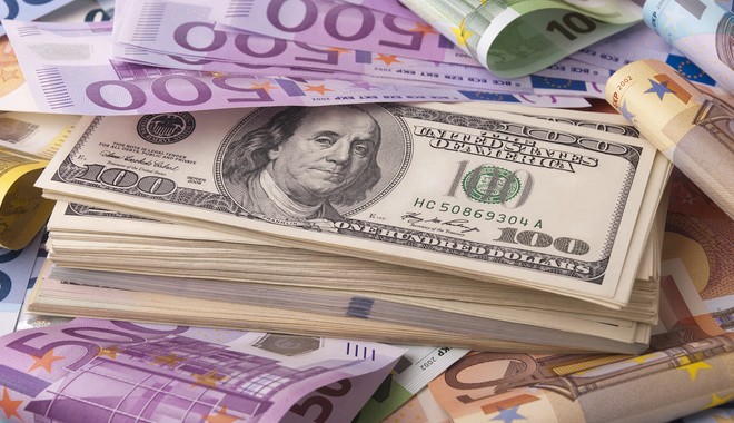 Ισοτιμία Ευρώ Δολάριο: Αρνητικό ρεκόρ 20ετίας για το Ευρώ