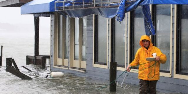ΗΠΑ: Πάνω από 40 άνθρωποι αγνοούνται έπειτα από πλημμύρα στη Βιρτζίνια