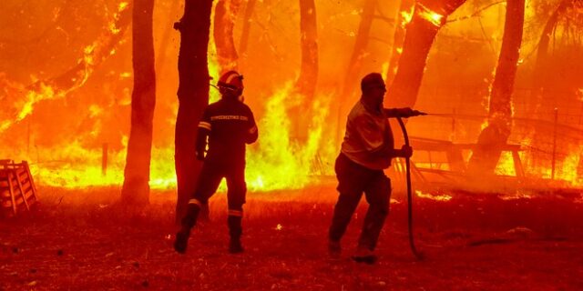 Φωτιά στη Λέσβο: Εκκενώνεται και το χωριό Σταυρός μετά τη Βρίσα – Μάχη με τις αναζωπυρώσεις