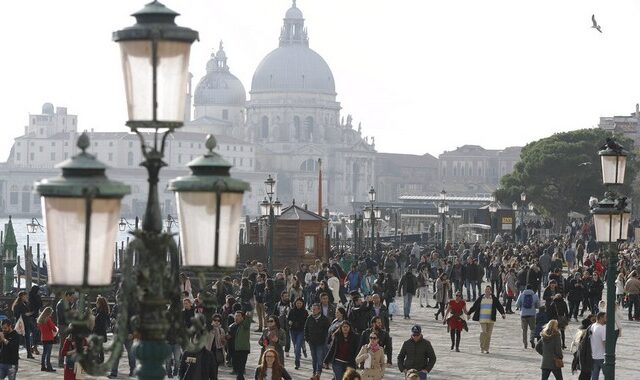 Βενετία: Επιβάλλει εισιτήριο εισόδου και online κράτηση στους ημερήσιους επισκέπτες