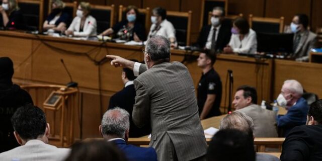 Δίκη Χρυσής Αυγής: Καταθέτει ο φίλος του Παύλου Φύσσα που είδε τη δολοφονία