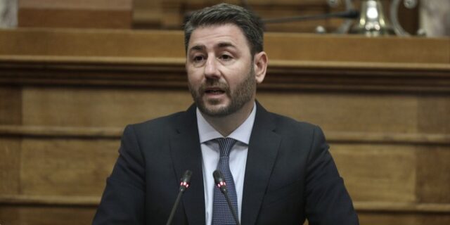 Ανδρουλάκης: Ζήτησε ενός λεπτού σιγή στη Βουλή για τα θύματα από τις φωτιές