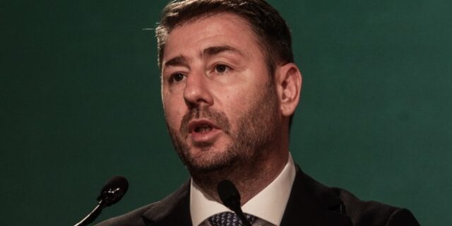 Ανδρουλάκης: “Η λύση είναι το ΠΑΣΟΚ – ΝΔ και ΣΥΡΙΖΑ θέλουν να ελέγχουν τους αρμούς της εξουσίας”