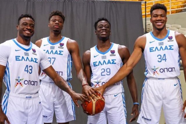 #not_my_national_team: Γιατί οι Αντετοκούνμπο ενοχλούν τους “πατρίδα, θρησκεία, οικογένεια”