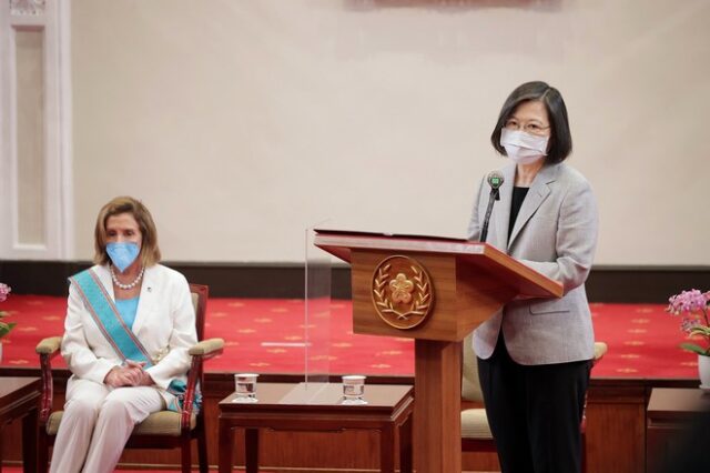 Ταϊβάν: “Δεν κάνουμε πίσω παρά τις απειλές της Κίνας” – “Μην παίζετε με τη φωτιά” προειδοποιεί το Πεκίνο