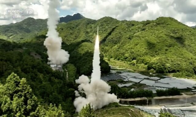 “Σειρήνες πολέμου” στην Ταϊβάν: Η Κίνα εκτόξευσε πυραύλους στην περιοχή