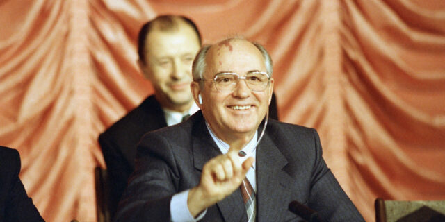 1987: Εικόνες από ένα ταξίδι στην Σοβιετική Ένωση του Γκορμπατσόφ