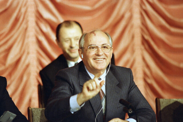 1987: Εικόνες από ένα ταξίδι στην Σοβιετική Ένωση του Γκορμπατσόφ