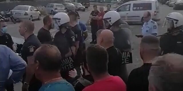 Θεσσαλονίκη: ΜΑΤ και συλλήψεις απεργών στη “Μαλαματίνα” – Τι καταγγέλλουν οι εργαζόμενοι