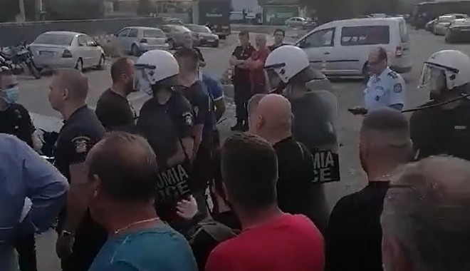 Θεσσαλονίκη: ΜΑΤ και συλλήψεις απεργών στη “Μαλαματίνα” – Τι καταγγέλλουν οι εργαζόμενοι