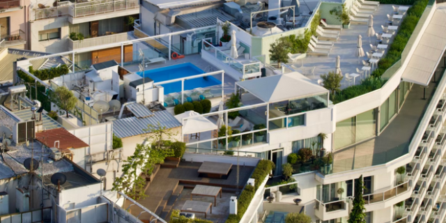 2002 νέα ξενοδοχειακά δωμάτια στην Αθήνα μέσα σε πέντε χρόνια – Εξαγορές μονάδων εν μέσω θέρους σε όλη τη χώρα