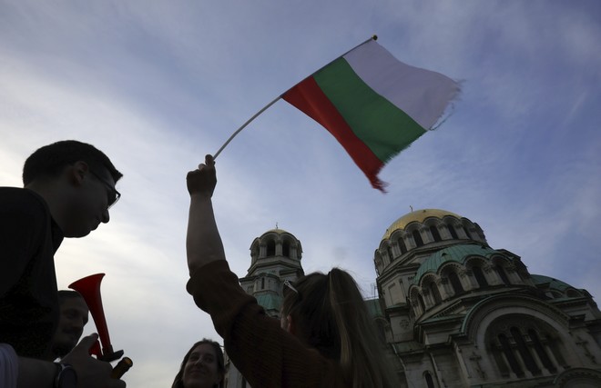 Βουλγαρία: Πρόωρες εκλογές τον Οκτώβριο – Διορίστηκε υπηρεσιακή κυβέρνηση