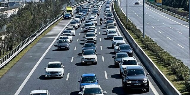 Ασφάλιστρα- τέλη στο “μάτι” ελέγχων – Η “ευκαιρία” των ημερών και ο “μεγάλος αδελφός”