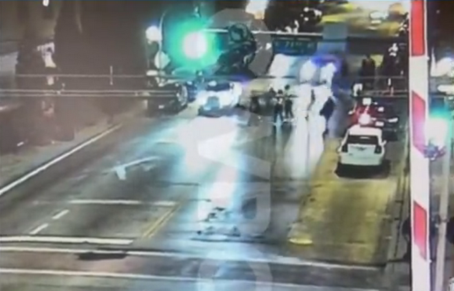 Σικάγο: Σοκαριστικό βίντεο – Αυτοκίνητο πέφτει πάνω σε πλήθος και σκοτώνει τρεις