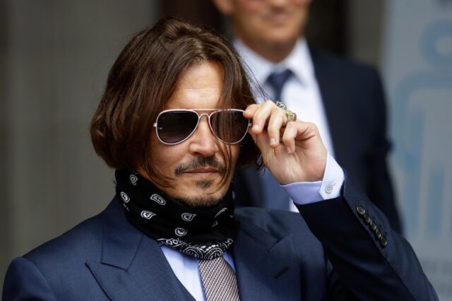 Ο Johnny Depp σκηνοθετεί τη μυθιστορηματική ζωή του Ιταλού ζωγράφου Amedeo Modigliani