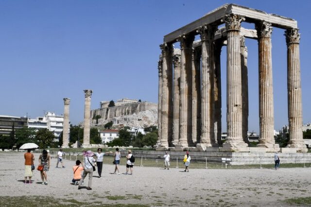 Στύλοι Ολυμπίου Διός: Συλλήψεις πορτοφολάδων που έβαζαν στόχο τουρίστες
