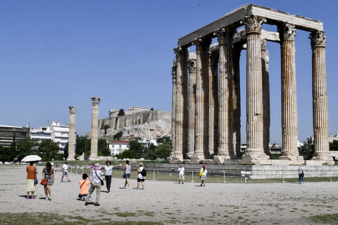 Στύλοι Ολυμπίου Διός: Συλλήψεις πορτοφολάδων που έβαζαν στόχο τουρίστες