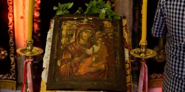 Εορτολόγιο: Κοίμηση της Θεοτόκου – Ποιοι γιορτάζουν τη Δευτέρα 15 Αυγούστου