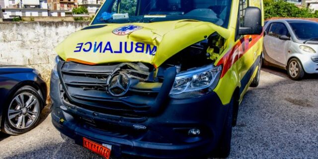 Άργος: Ασθενοφόρο που μετέφερε ασθενή παρέσυρε και σκότωσε ηλικιωμένη