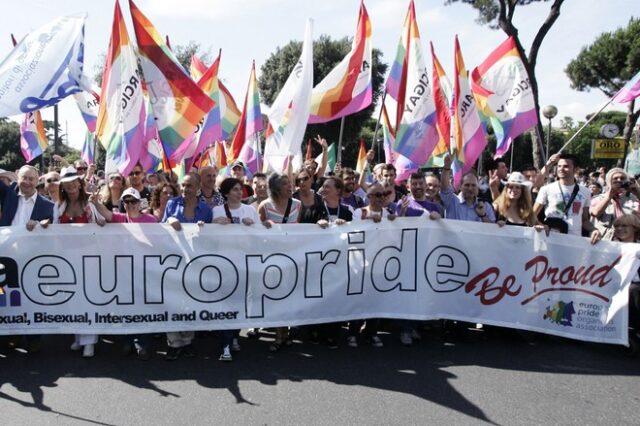 Σερβία: Ο Βούτσιτς θέλει να ακυρώσει το EuroPride – Στην “αντεπίθεση” οι διοργανωτές