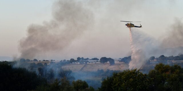 Υπό μερικό έλεγχο η φωτιά στο Άγιο Όρος