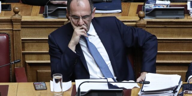 Ποιους θα δει η PEGA στην Αθήνα – Δεν υπάρχει ραντεβού με Μητσοτάκη