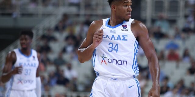 Γιάννης Αντετοκούνμπο: Λήξη συναγερμού για το πρόβλημα στη μέση – Η ενημέρωση της ΕΟΚ