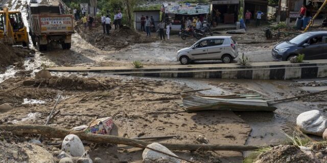 Ινδία: Στους 50 οι νεκροί από τις πλημμύρες και τις κατολισθήσεις