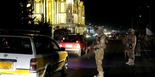 Αφγανιστάν: Δεκάδες νεκροί από έκρηξη σε τζαμί της Καμπούλ