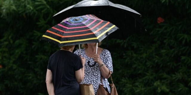 Καιρός: Bρέχει στο κέντρο της Αθήνας  – Πού θα “χτυπήσει” η κακοκαιρία σήμερα