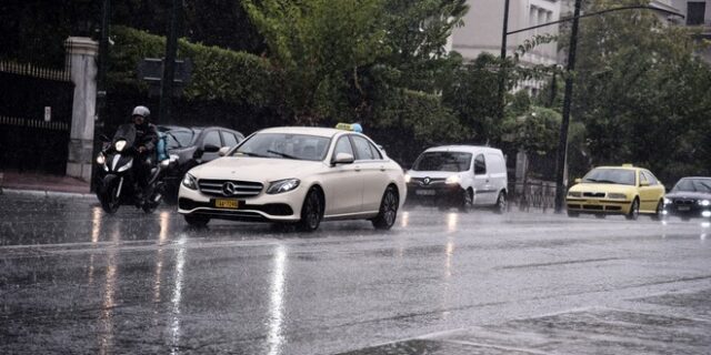 Καιρός Αθήνα: Βροχές στα ανατολικά και τα βόρεια