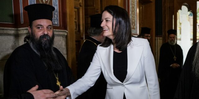 Απαλλαγή για τα Θρησκευτικά: Η Κεραμέως προσπάθησε να παρακάμψει την Αρχή Προστασίας Προσωπικών Δεδομένων