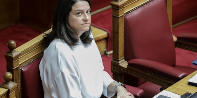 ΕΛΜΕ Πειραιά: Εξώδικο στην Κεραμέως για την απεργία – Στα άκρα η κόντρα