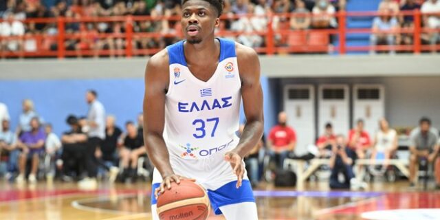 EuroBasket 2022: Ο Κώστας Αντετοκούνμπο δεν συμμετείχε στην προπόνηση της Τετάρτης, χάνει την Κροατία