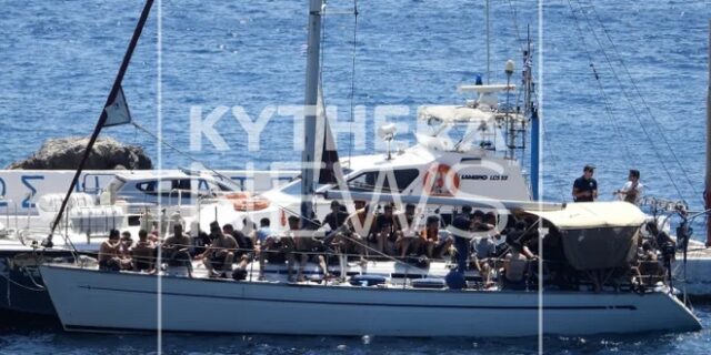 Κύθηρα: Δύο ιστιοφόρα με 170 μετανάστες προσέδεσαν στο νησί – Συνελήφθησαν τρεις διακινητές
