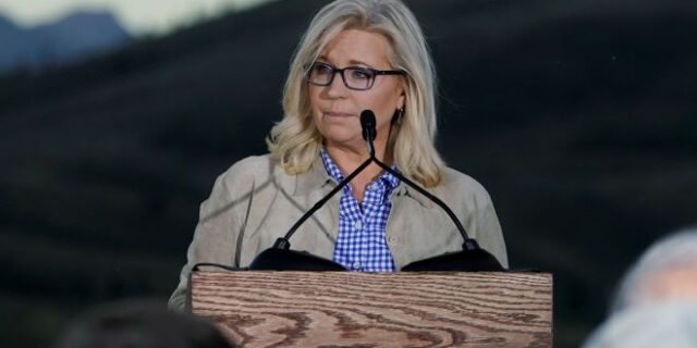 Λιζ Τσέινι: Βαριά ήττα για την αντίπαλο του Τραμπ στο Γουαϊόμινγκ