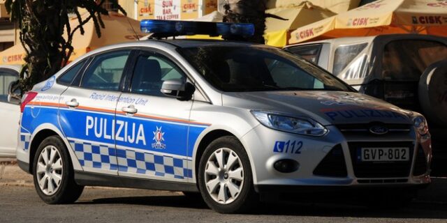 Συνελήφθη στην Μάλτα ο 36χρονος που είχε κάψει θεία και ανιψιό μέσα στο σπίτι τους στην Αίγινα