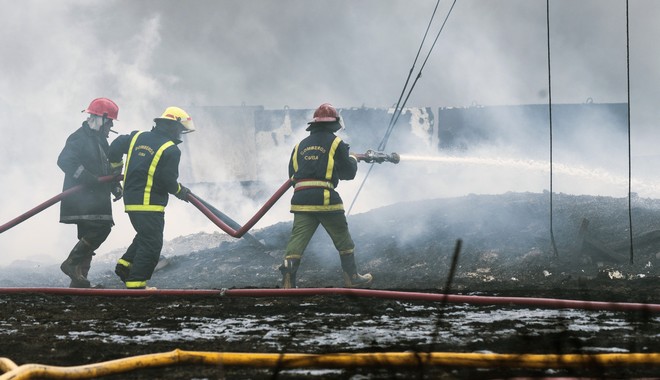 Κούβα: Νεκροί 16 πυροσβέστες από τη φωτιά σε εγκατάσταση αποθήκευσης καυσίμων