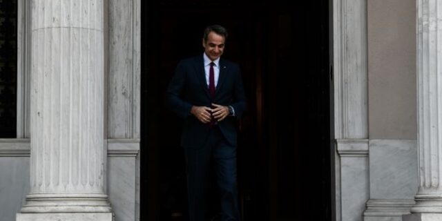 Παρακολουθήσεις: Παρατεταμένος πανικός στο Μαξίμου