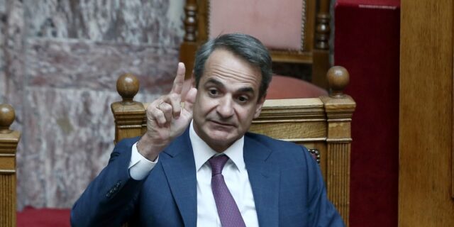 Οι 11 ερωτήσεις που πρέπει να απαντήσει ο Κυριάκος Μητσοτάκης