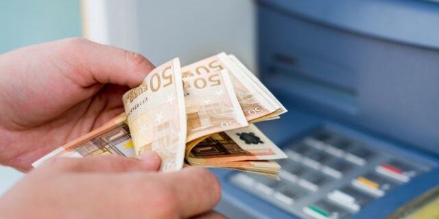 Προϋπολογισμός Ιανουαρίου: Αυξημένα κατά 525 εκατ. ευρώ τα φορολογικά έσοδα – Ώθηση ακρίβειας στις εισπράξεις ΦΠΑ