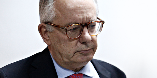 Νίκος Αλιβιζάτος: “Οι κυβερνήσεις παραιτούνται, όταν υπάρχουν σκάνδαλα με πρωθυπουργικές ευθύνες”