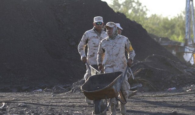 Παγιδευμένοι ανθρακωρύχοι στο Μεξικό: Κραυγή αγωνίας για τη διάσωσή τους