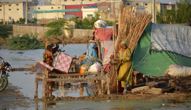 Φονικές πλημμύρες στο Πακιστάν: Αργεί η ανθρωπιστική βοήθεια