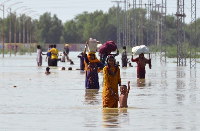 Πακιστάν: Σχεδόν 1.000 νεκροί και 33 εκατ. εκτοπισμένοι από τις χειρότερες πλημμύρες όλων των εποχών