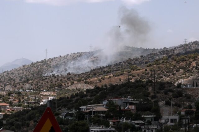 Καλύτερη η εικόνα της φωτιάς στη Νέα Πέραμο