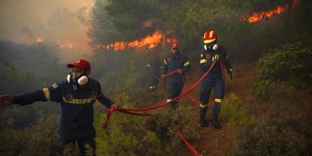 Φωτιά στην ανατολική Μάνη – Επιχειρούν επίγειες και εναέριες δυνάεις