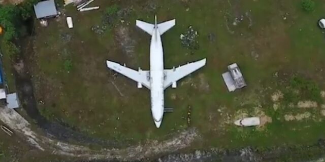 Μπαλί: Μυστήριο με εγκαταλελειμμένο Boeing 737 – Κανείς δεν ξέρει πως βρέθηκε στο σημείο