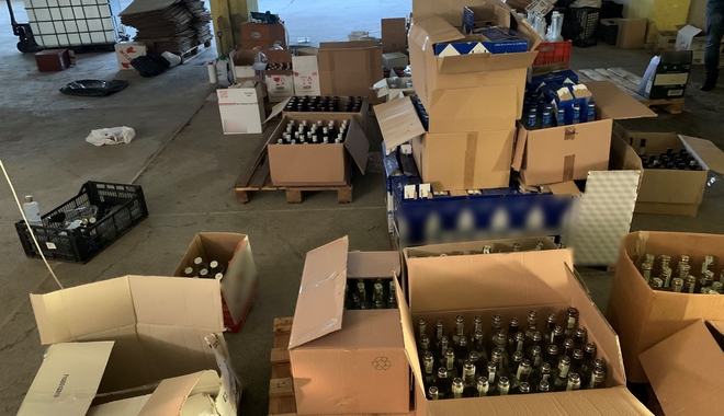 ΣΔΟΕ: Εξαρθρώθηκε κύκλωμα που διακινούσε νοθευμένα ποτά στην Αττική